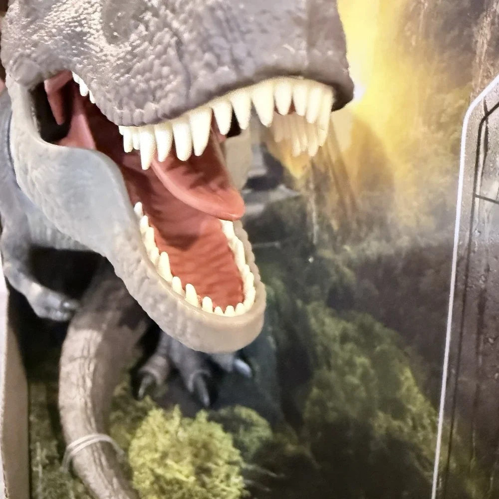 Jurassic World Rebirth Tyrannosaurus Rex Action Figure, Dinosaur Toy T-Rex Chomp
